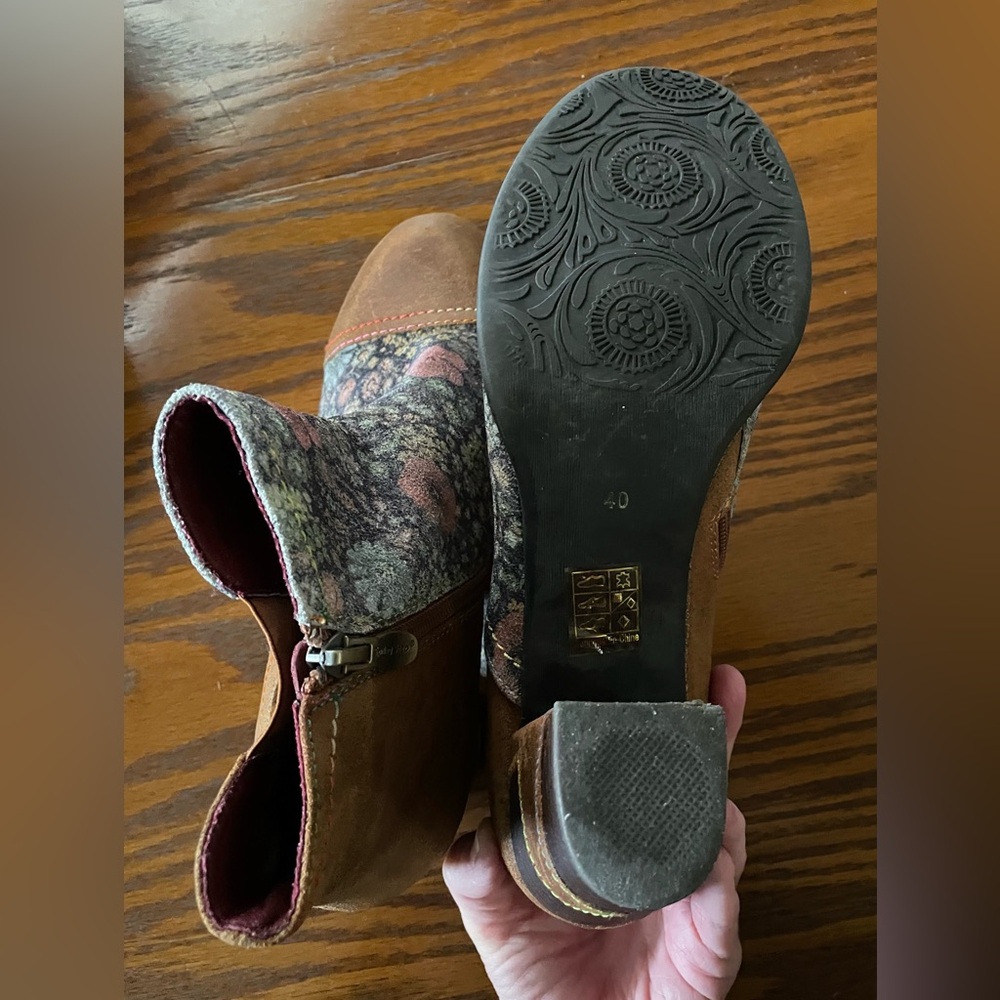 L'Artiste by Spring Step - Melvina Floral Boots - Women's 9/EU40 - Brown Multi - Picture 8 of 11